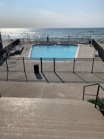 223 N Shore Drive 308, South Haven, MI 49090
