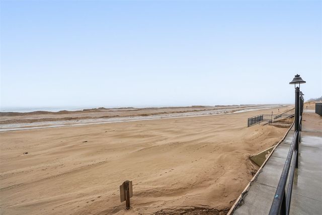 223 N Shore Drive 308, South Haven, MI 49090