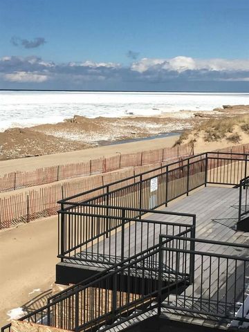 223 N Shore Drive 308, South Haven, MI 49090