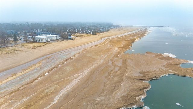 223 N Shore Drive 308, South Haven, MI 49090