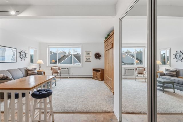 223 N Shore Drive 308, South Haven, MI 49090