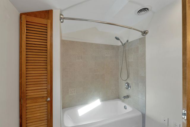 124 Hovey Road, Londonderry, NH 03053