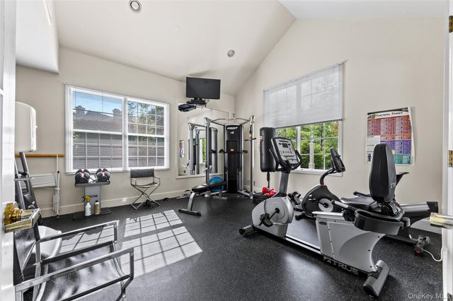 2 Doral Greens Drive E, Rye Brook, NY 10573