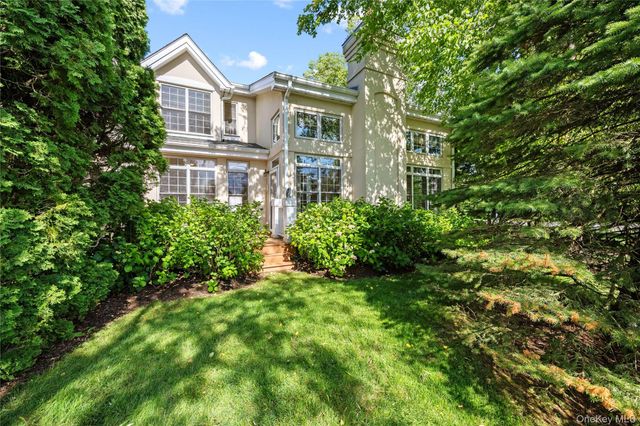 2 Doral Greens Drive E, Rye Brook, NY 10573