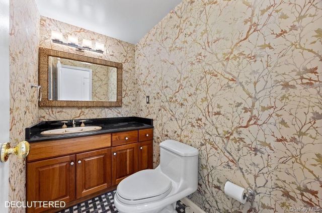 2 Doral Greens Drive E, Rye Brook, NY 10573