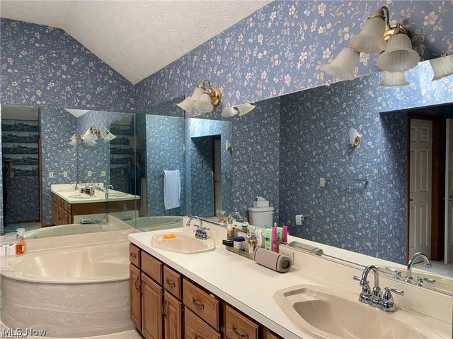 4386 Muirfield Way, Westlake, OH 44145