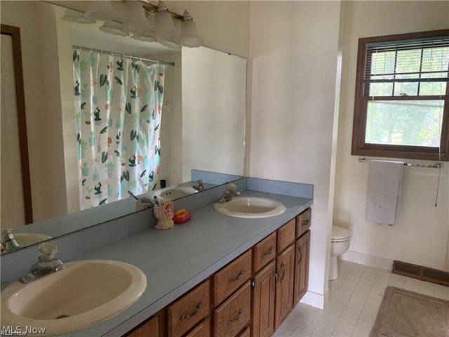 4386 Muirfield Way, Westlake, OH 44145