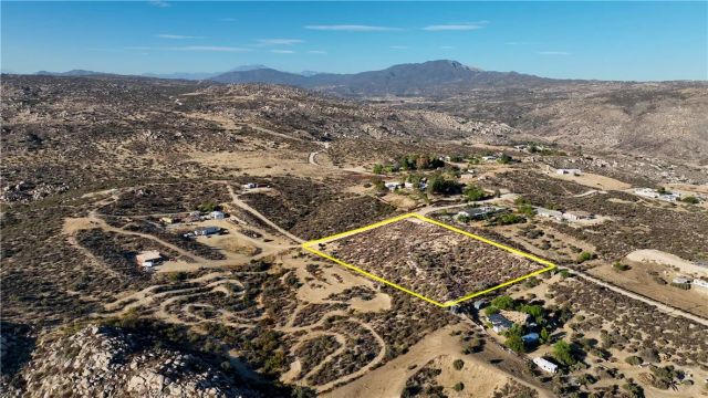 15 Goodlett, Aguanga, CA 92536