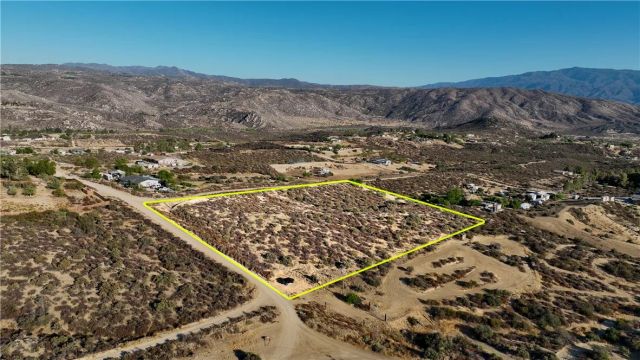 15 Goodlett, Aguanga, CA 92536