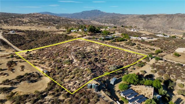 15 Goodlett, Aguanga, CA 92536