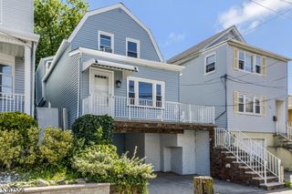 45 E 28Th St, Bayonne City, NJ 07002