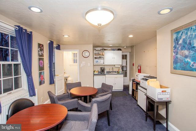 313 S 16TH ST, Philadelphia, PA 19102