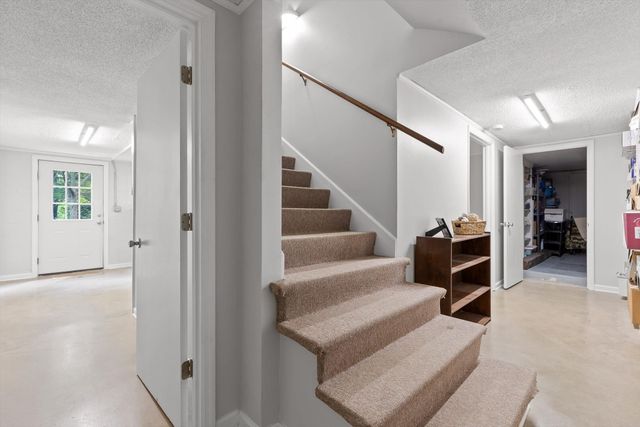 28 Lynn Road, Signal Mountain, TN 37377