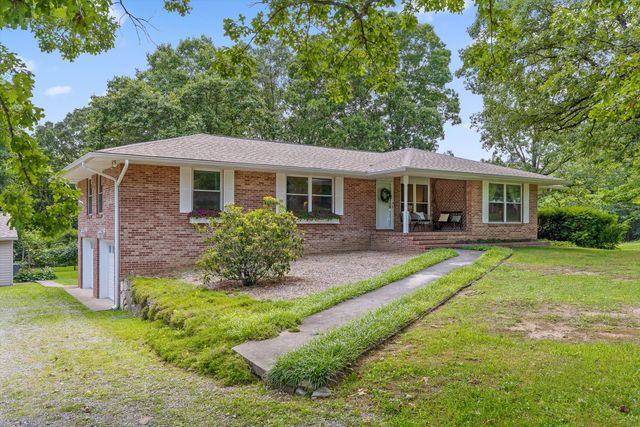 28 Lynn Road, Signal Mountain, TN 37377