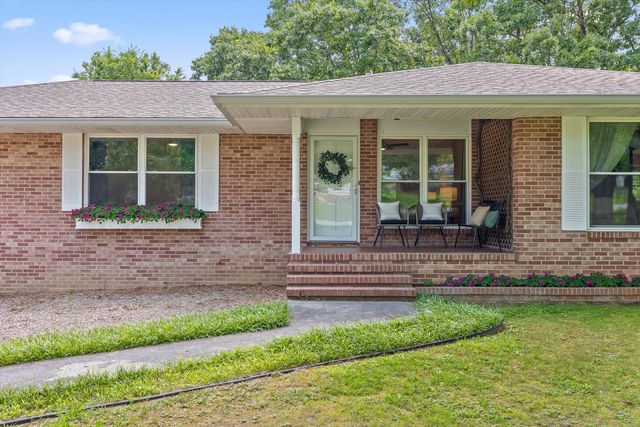 28 Lynn Road, Signal Mountain, TN 37377