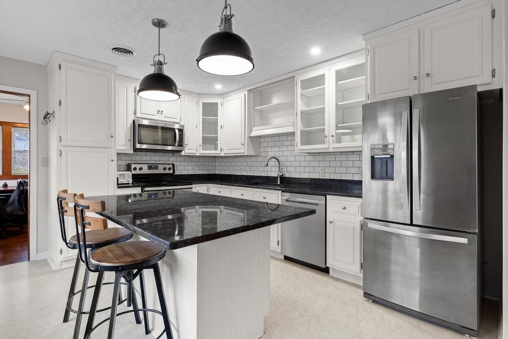 28 Lynn Road, Signal Mountain, TN 37377