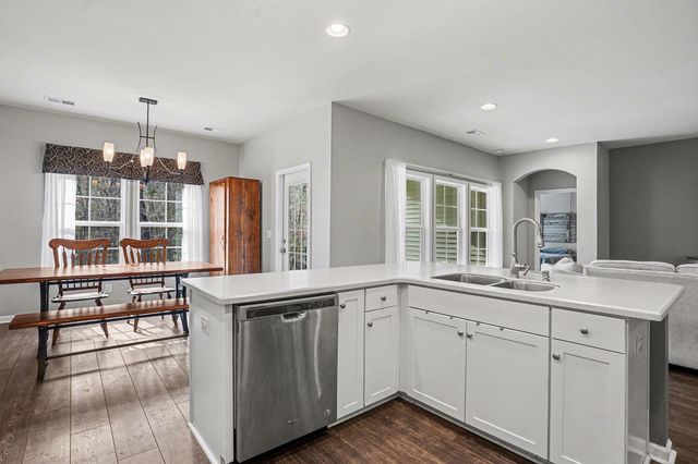 202 Pavilion Street, Summerville, SC 29483