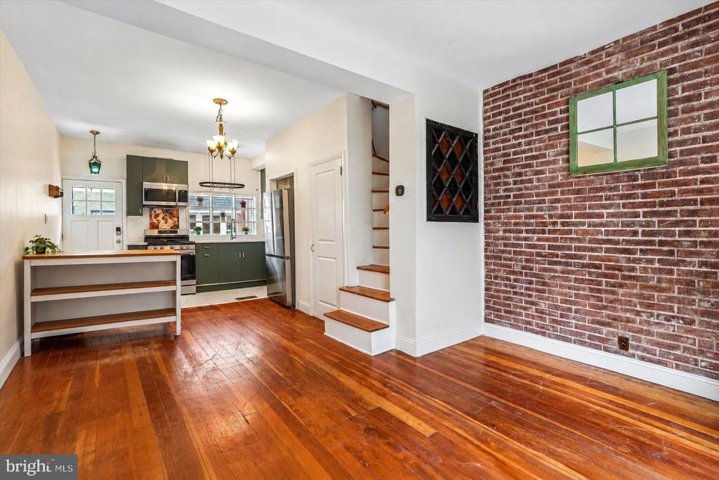 740 S MILDRED ST, PHILADELPHIA, PA 19147 — photo 2