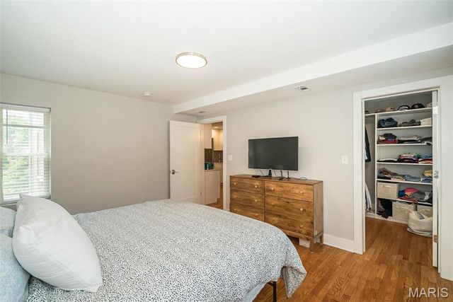 7537 Buckingham Drive, Clayton, MO 63105