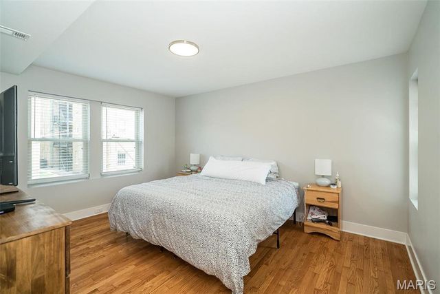 7537 Buckingham Drive, Clayton, MO 63105