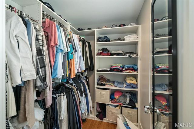 7537 Buckingham Drive, Clayton, MO 63105