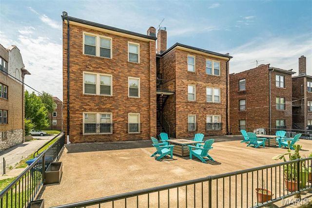 7537 Buckingham Drive, Clayton, MO 63105