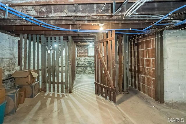 7537 Buckingham Drive, Clayton, MO 63105