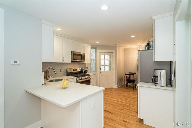 7537 Buckingham Drive, Clayton, MO 63105