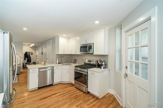 7537 Buckingham Drive, Clayton, MO 63105