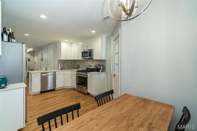 7537 Buckingham Drive, Clayton, MO 63105