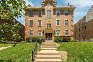 7537 Buckingham Drive, Clayton, MO 63105