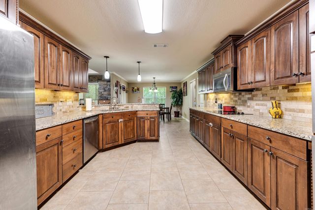 402 Demuth, Benton, AR 72019