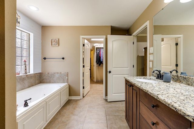 402 Demuth, Benton, AR 72019