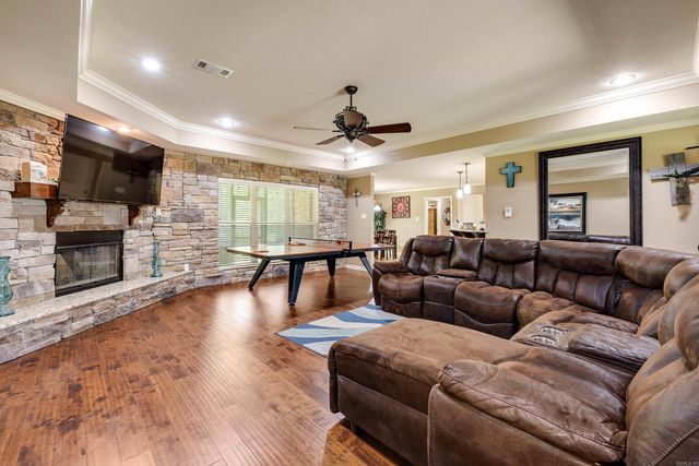 402 Demuth, Benton, AR 72019