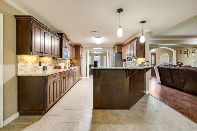 402 Demuth, Benton, AR 72019