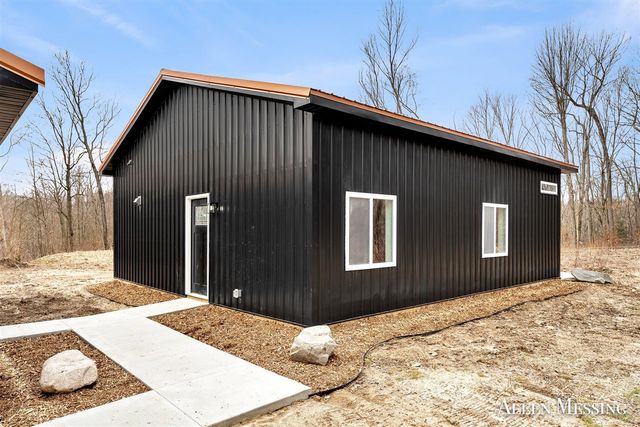 3708 Pine Lane, Saranac, MI 48881