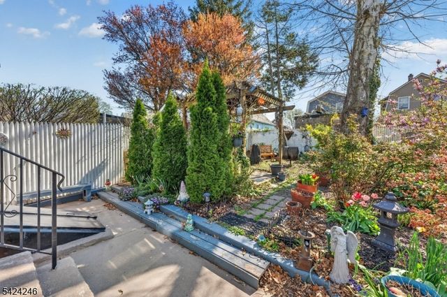 30 Paul St, Woodbridge Twp., NJ 08863