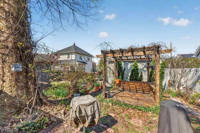 30 Paul St, Woodbridge Twp., NJ 08863