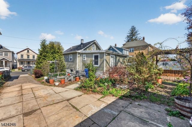 30 Paul St, Woodbridge Twp., NJ 08863