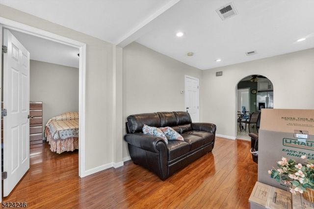 30 Paul St, Woodbridge Twp., NJ 08863