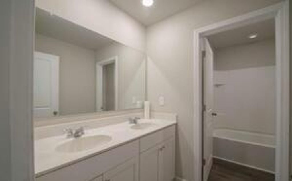 Image 15 of property listing at 337 Amsterdam Way, Hampton, GA 30228