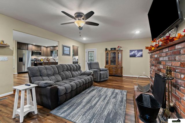 623 Lyncrest Drive, Lincoln, NE 68510