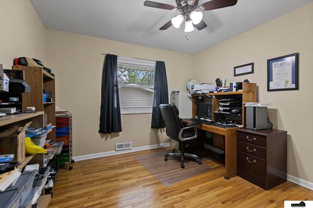 623 Lyncrest Drive, Lincoln, NE 68510