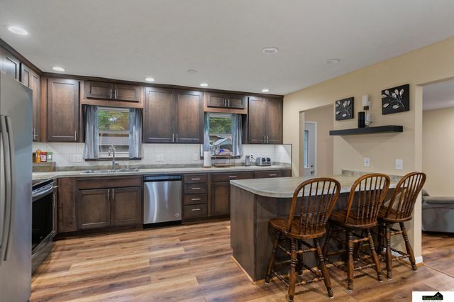 623 Lyncrest Drive, Lincoln, NE 68510