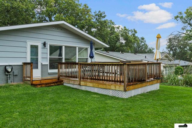 623 Lyncrest Drive, Lincoln, NE 68510