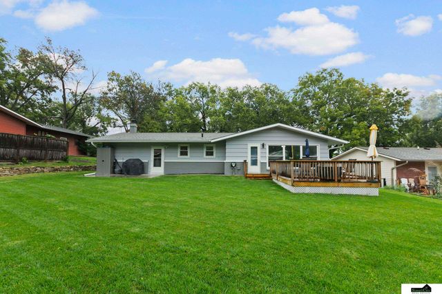 623 Lyncrest Drive, Lincoln, NE 68510
