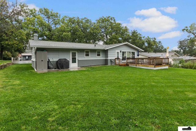 623 Lyncrest Drive, Lincoln, NE 68510