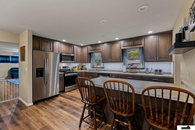 623 Lyncrest Drive, Lincoln, NE 68510