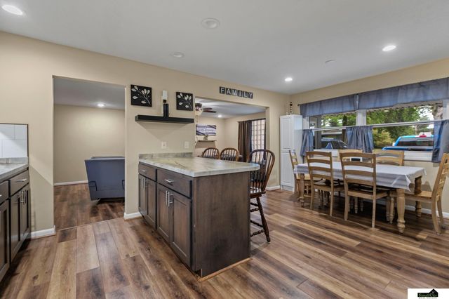 623 Lyncrest Drive, Lincoln, NE 68510