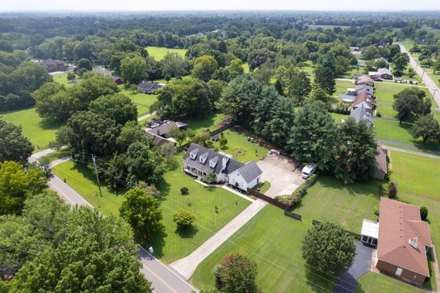 1181 Allen Rd, Murfreesboro, TN 37129